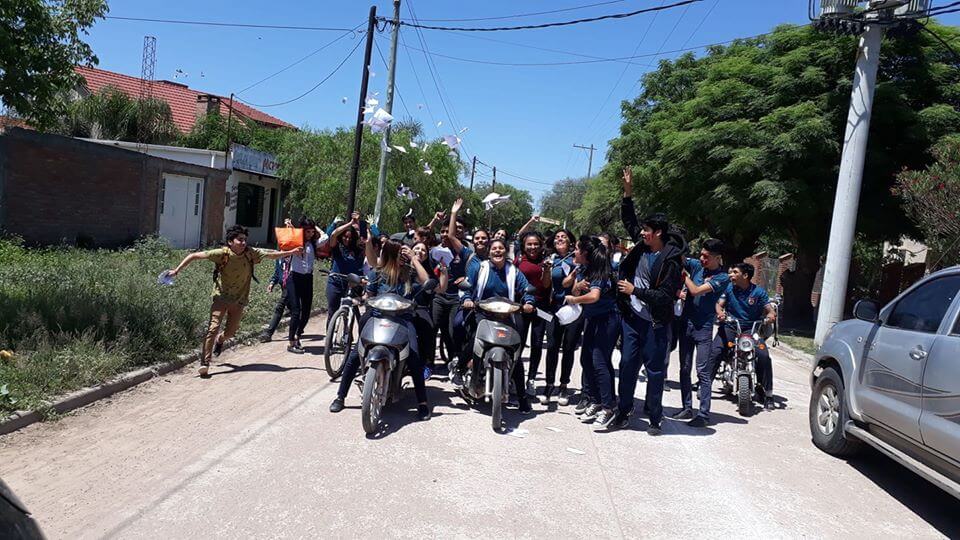 La Promo 2019 festeja en las calles de Quimilí