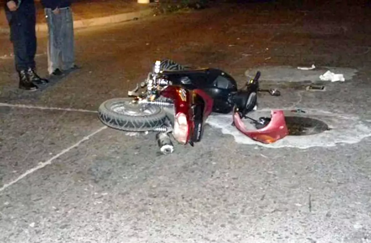 Un hombre falleció tras derrapar con su moto en la esquina de Alsina y