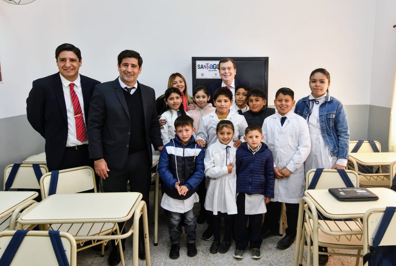 Educación y progreso en la provincia el Gobernador Zamora inaugura