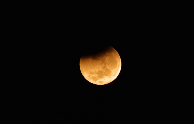 asi-se-vio-el-eclipse-lunar-en-el-interior-santiagueno