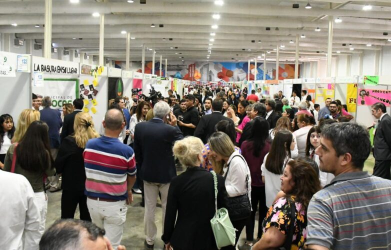 Comenzó la Feria de Ciencia y Tecnología Santiago del Estero 2023 - Sur ...