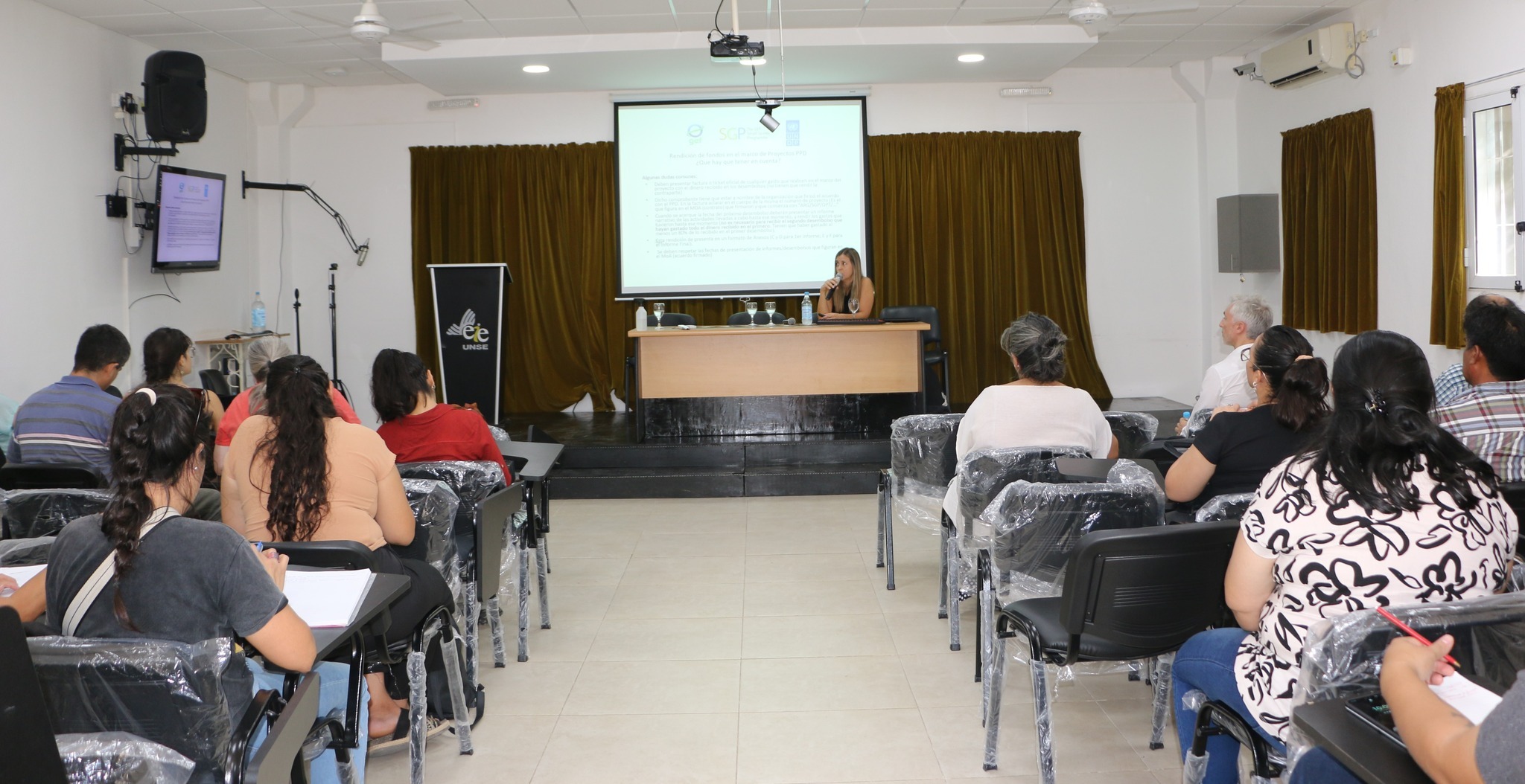 Dictan taller sobre elaboración de informes y rendición de proyectos en ...
