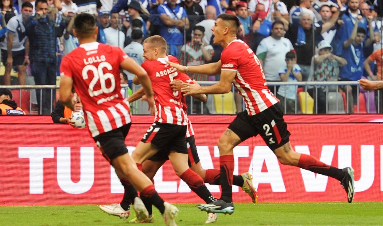 Estudiantes se consagró campeón de la Copa de la Liga en Santiago al