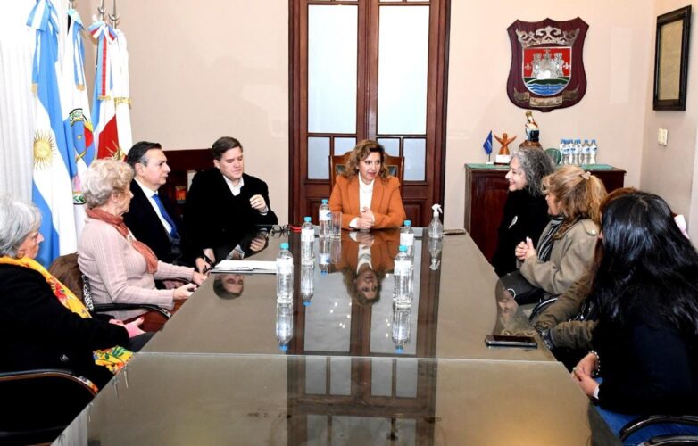 reunion con fuentes