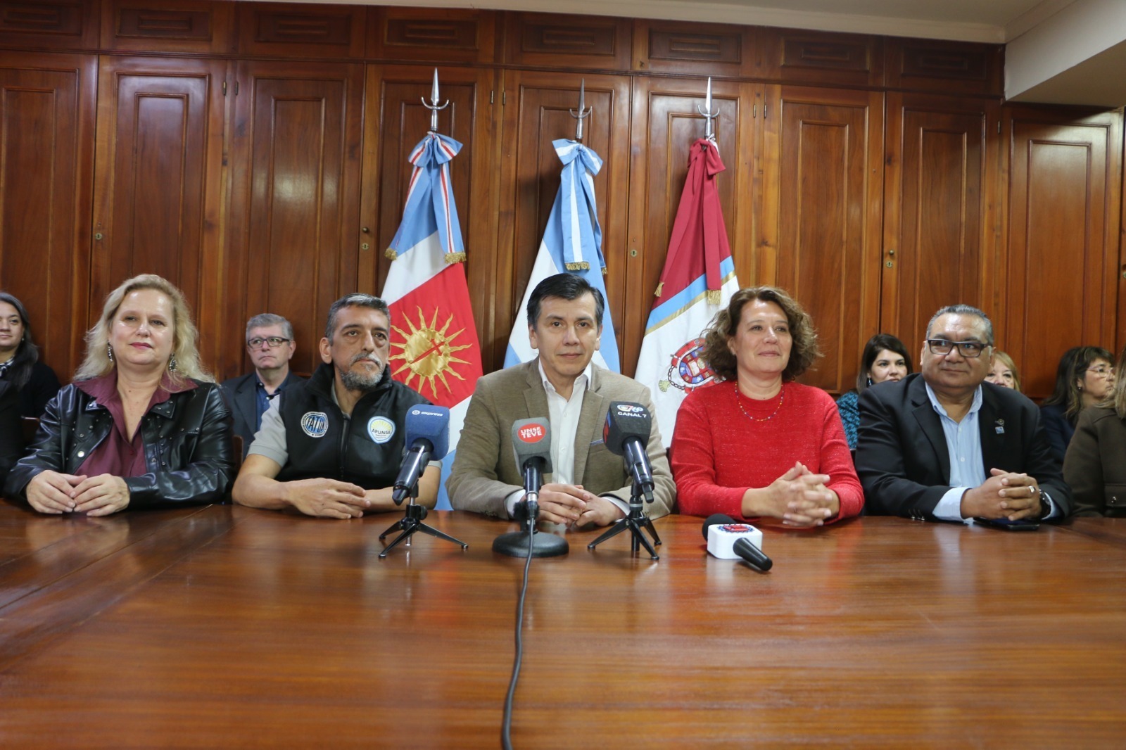En defensa de la educación pública y la ciencia,la UNSE se suma a la ...